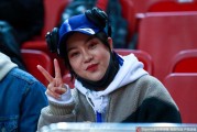 冬日里的篮球热浪：八一南昌主场美女球迷见证“军粤大战”